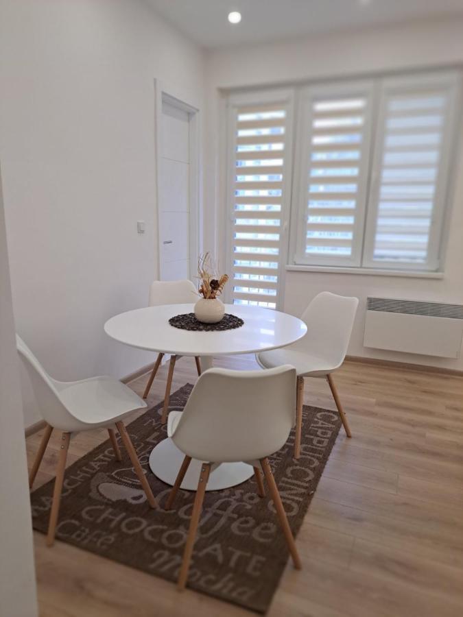 Apartman Andrea SJJ Eksteriør billede