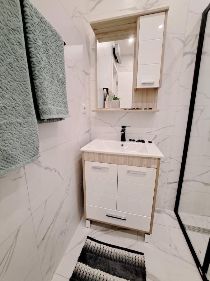Apartman Andrea SJJ Eksteriør billede